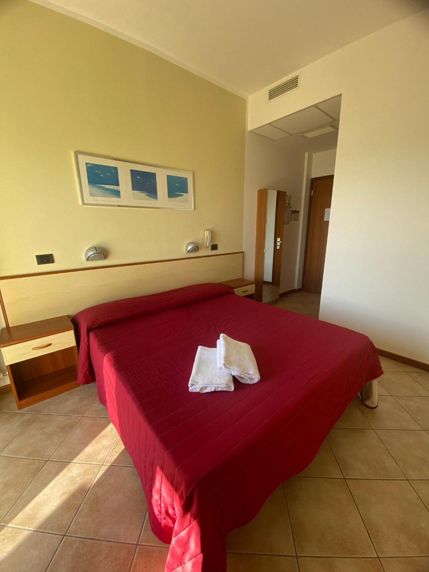 Hotel Brasilia Lido di Classe Esterno foto