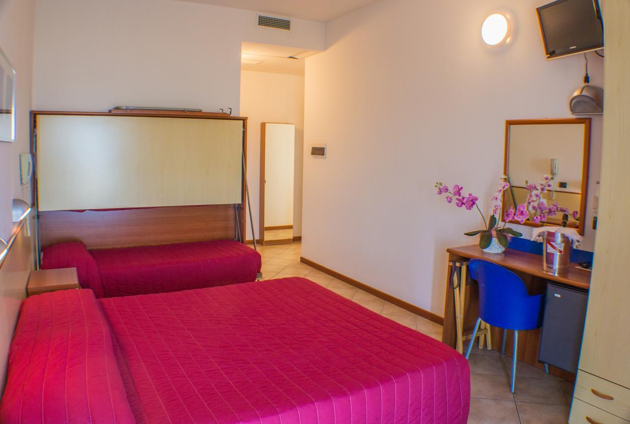 Hotel Brasilia Lido di Classe Esterno foto