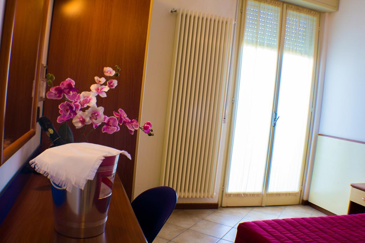 Hotel Brasilia Lido di Classe Esterno foto